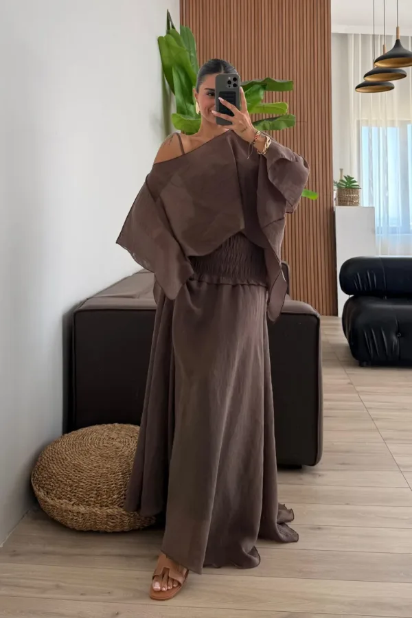 Üstü Gipeli Pelerin Detaylı Elbise 