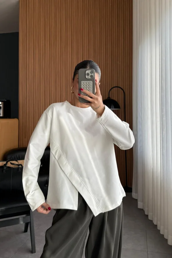 Asimetrik Yırtmaçlı Beyaz Sweat