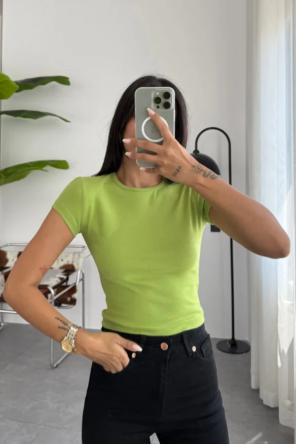 İv Kısa Kollu Crop Yeşil