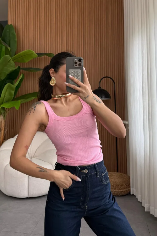 Mino Fitilli Atlet Pembe